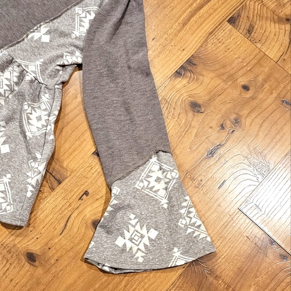 Gray Aztec Patterned Cardigan - Picture 3 of 8